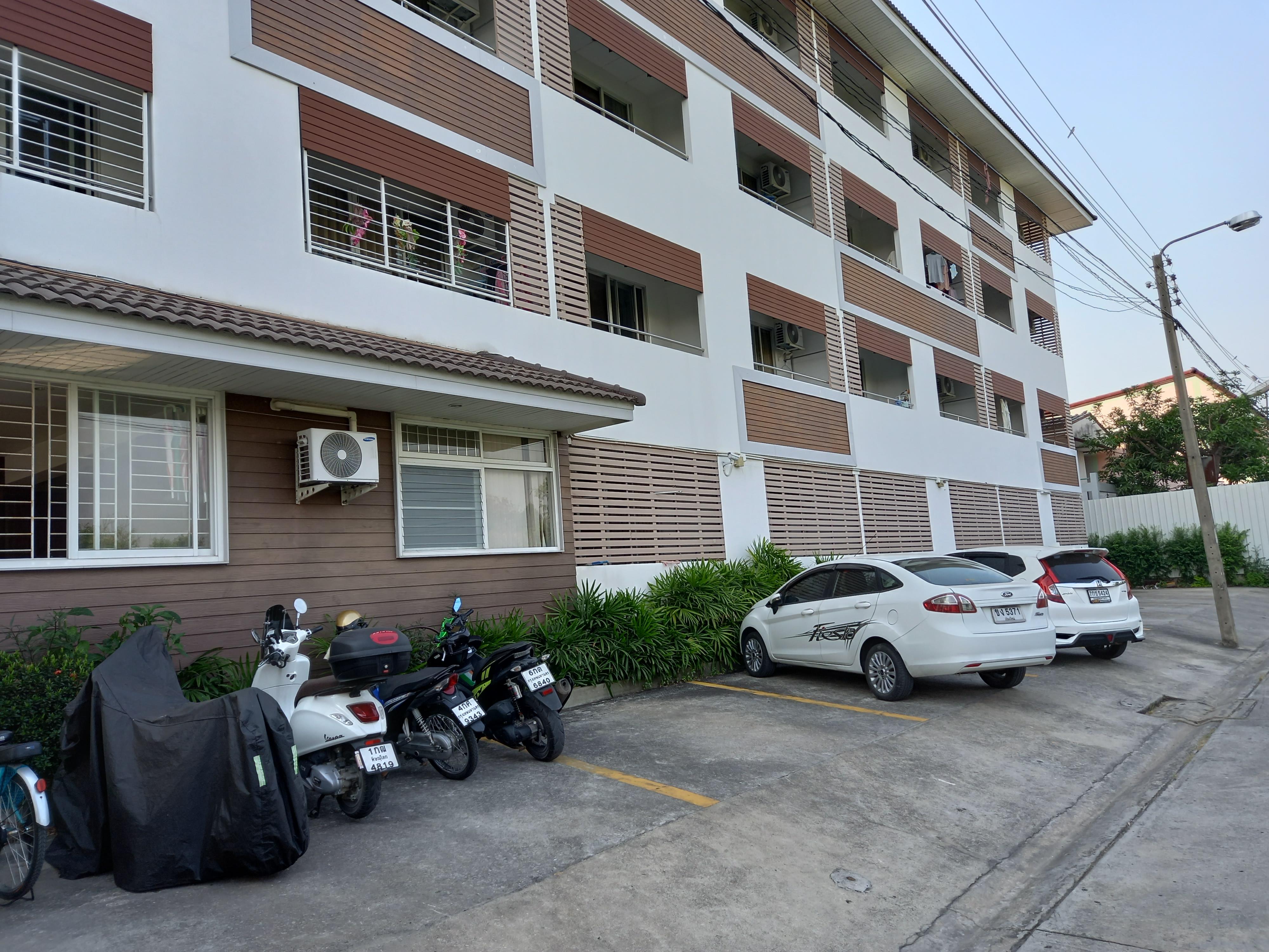 בנגקוק Ruan Plaisoi Apartment מראה חיצוני תמונה