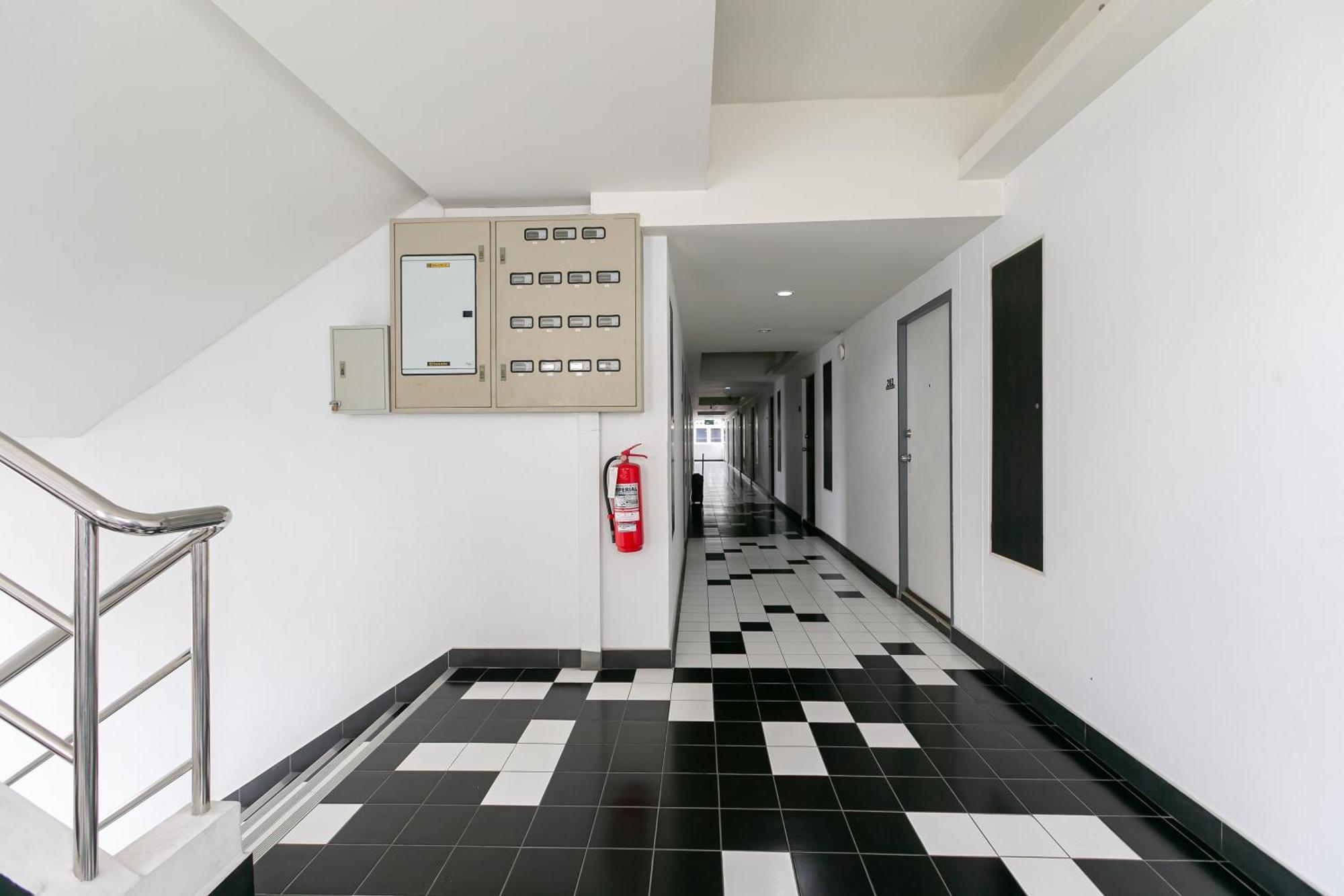 בנגקוק Ruan Plaisoi Apartment מראה חיצוני תמונה