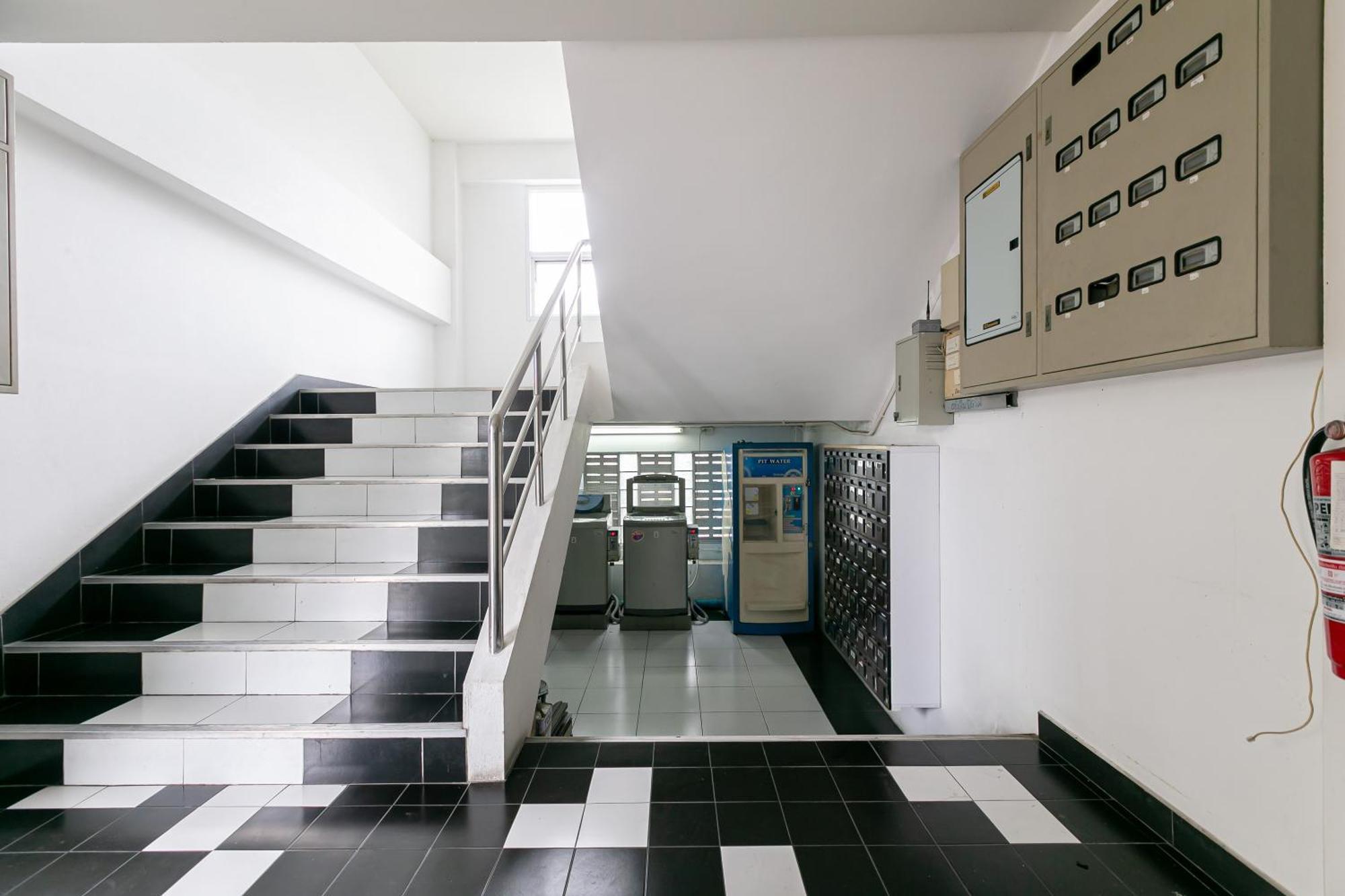 בנגקוק Ruan Plaisoi Apartment מראה חיצוני תמונה
