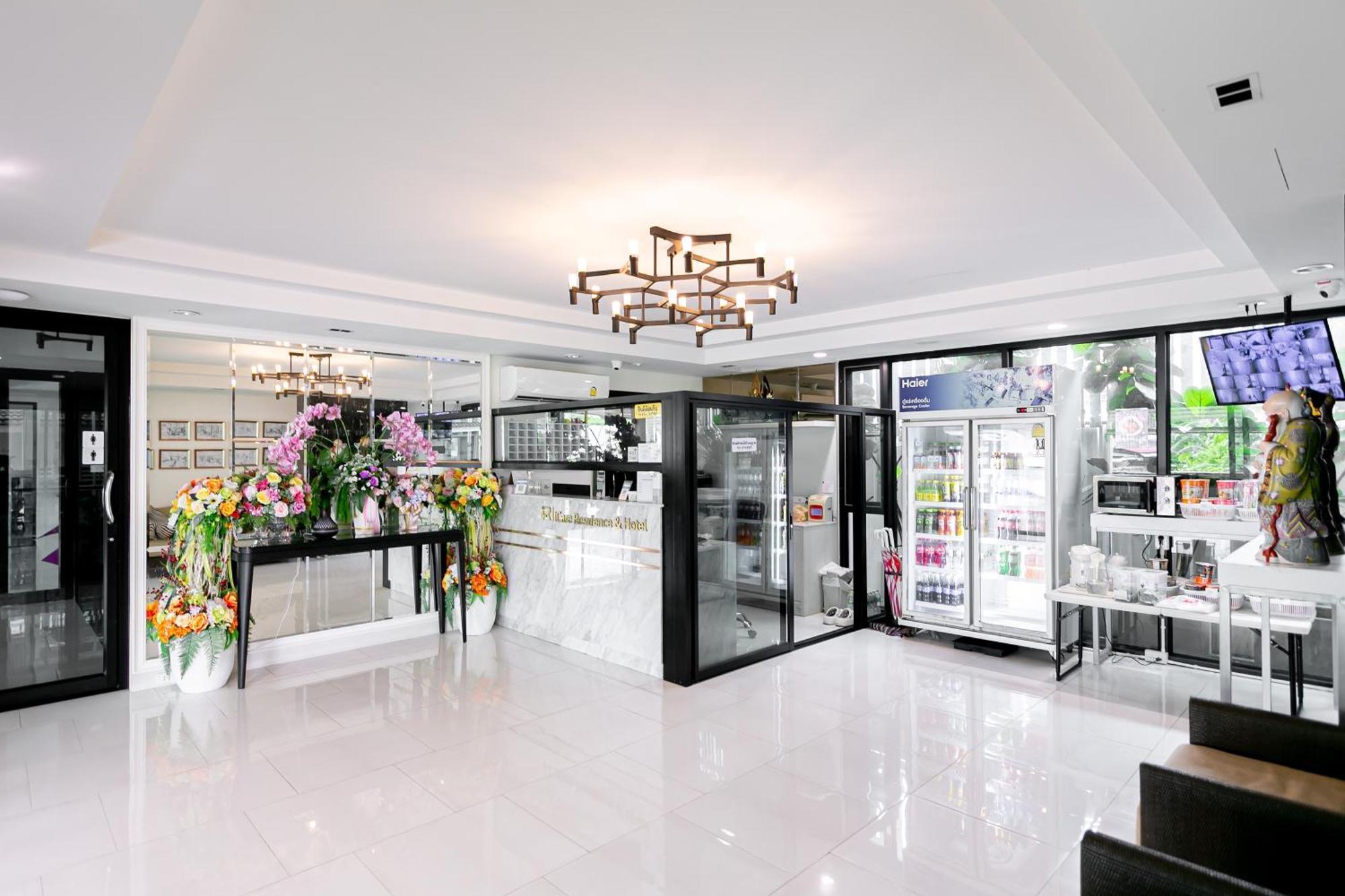 בנגקוק Ruan Plaisoi Apartment מראה חיצוני תמונה