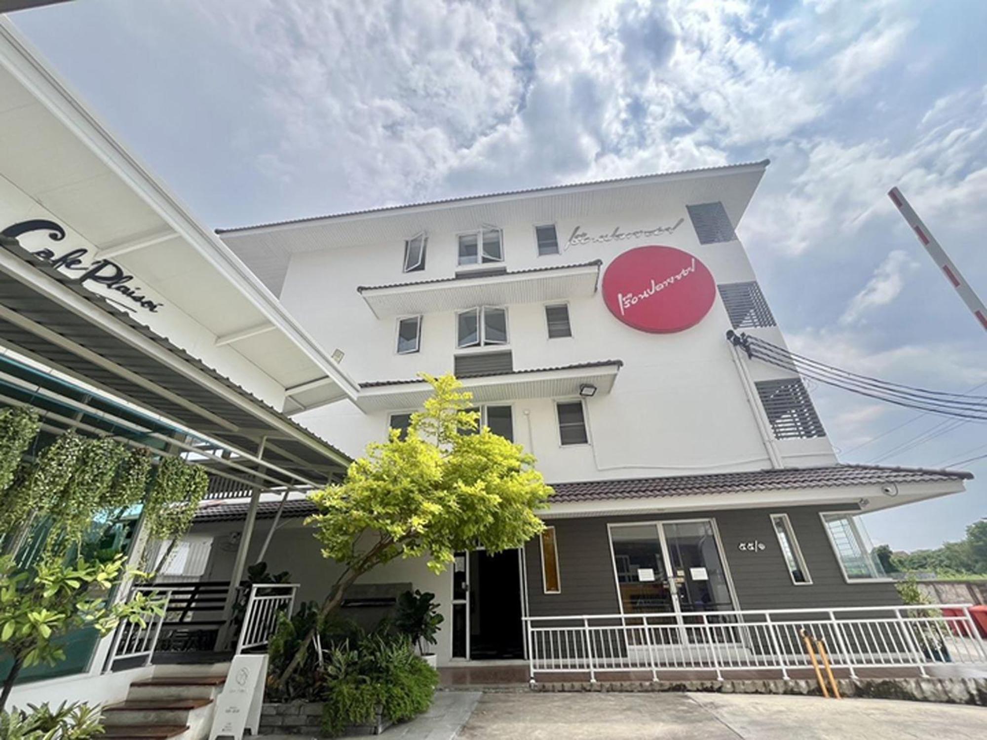 בנגקוק Ruan Plaisoi Apartment מראה חיצוני תמונה